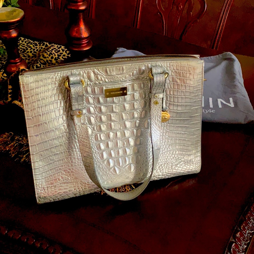 Brahmin silver handbag. Excellent condition